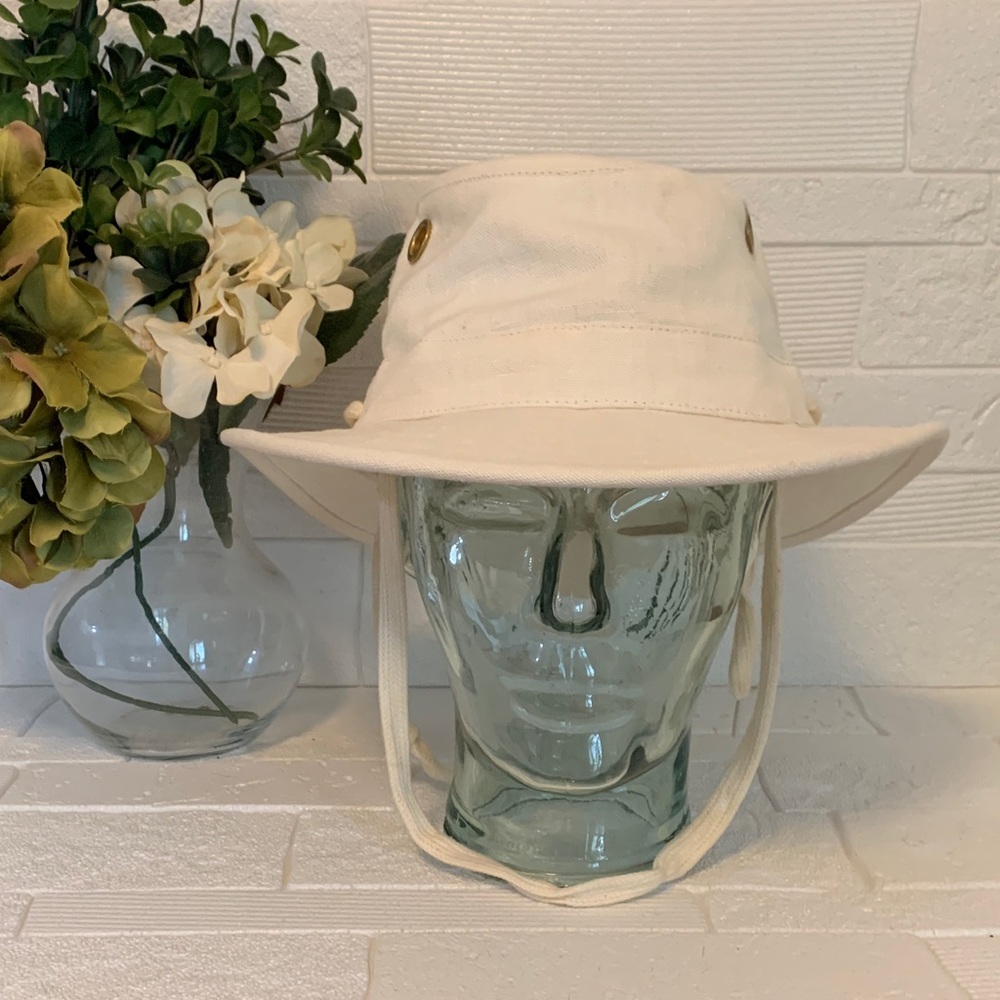Tilly's Off-White Bucket Hat with Gold Details